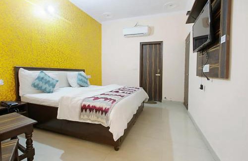 BHEL Township Hotel | Goroomgo Hotel Jasmine Haridwar