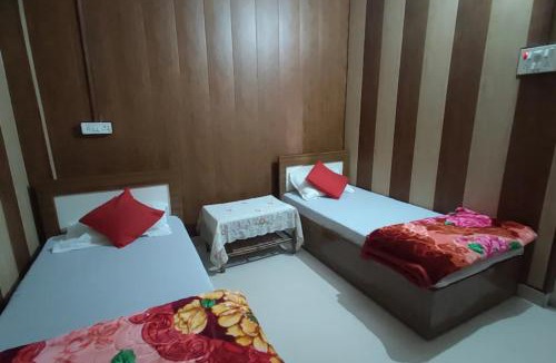 Sarnath Hotel | Goroomgo Hotel Kashi Nest Varanasi - A Peacefull Stay & Parking Facilities