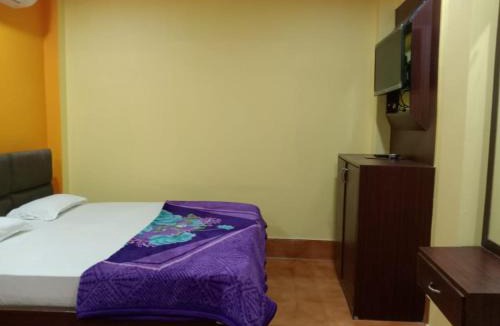 Puri Hotel | Goroomgo Sahoo Palace Puri