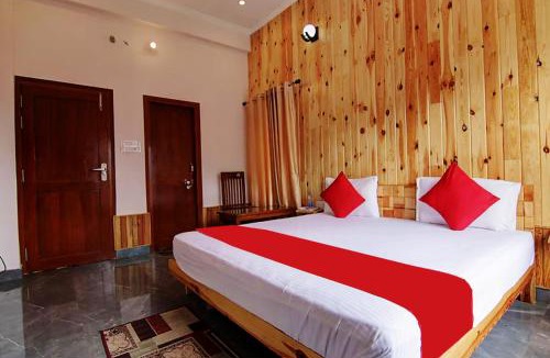Bhimtal Hotel | Goroomgo Wooden Umbrella Bhimtal - Natural landscape Mountain View