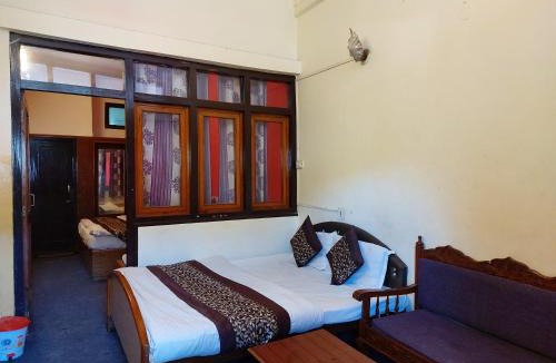 Nainital Hotel | Goroomo Hotel Lake View Mall Road Nainital - Prime Location - Best Selling Hotel