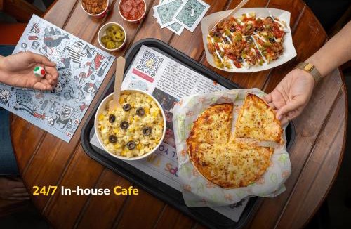 Gandhi Nagar Hostel | goSTOPS Bengaluru, Gandhi Nagar Majestic - Private Rooms & Dorms