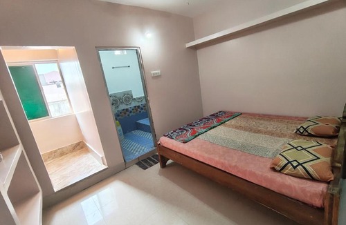 Puri House | Gourinandan lodge 300m from sea beach 1km from railway station