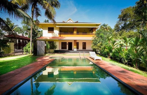 Aryad South House | Graceful Stay near Thumpoly Beach, Alappuzha
