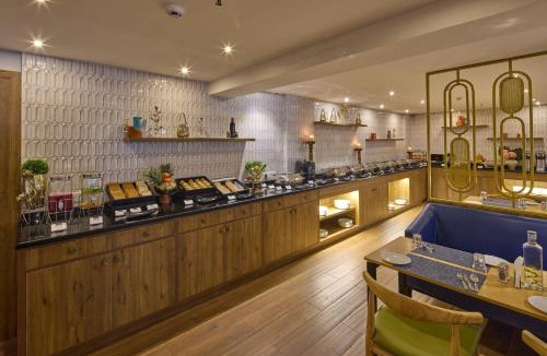 Brookefield Hotel | Grand Continent Brookefield - A Sarovar Portico Affiliate Hotel