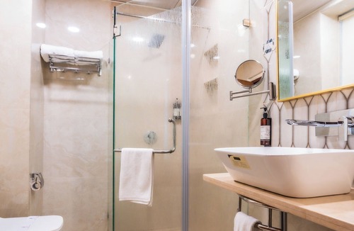 Fort Hotel | Grand Hotel, Mumbai - Ballard Estate, Fort
