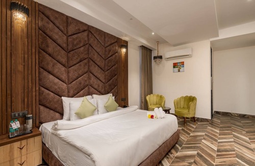 Bullawala Hotel | Grand Luxotica By DLS Hotels
