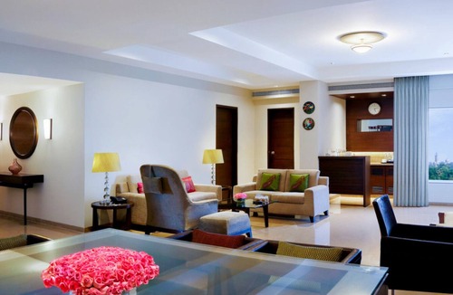 Sayajiganj Hotel | Grand Mercure Vadodara Surya Palace Hotel