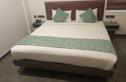 Nedumbassery Hotel | Grand Vistara Airport Suites Cochin with Complimentary One way Airport Transit at 500 metres from Cochin Airport