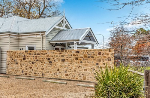 Mount Barker House | Grandview Accommodation - The Elm Tree Apartments