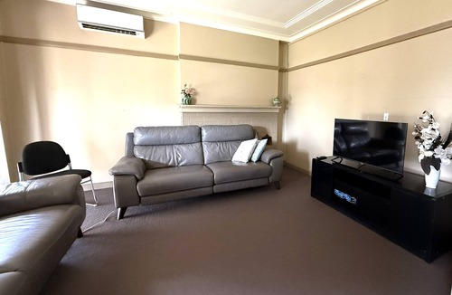 Riverstone House | Grantham Farm – Great Value for Families & Groups, Space & Comfort on Budget