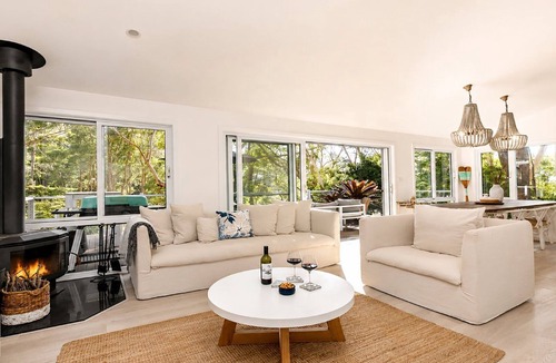 Macmasters Beach House | Great family retreat just moments to Macmasters Beach
