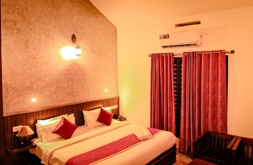 Sulthan Bathery Hotel | Green Ample Resorts