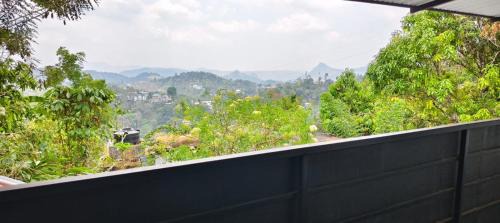 Chithirapuram Hotel | Green Lounge