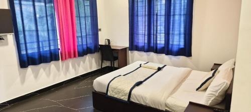 Chithirapuram Hotel | Green Lounge