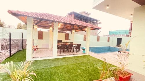 Lonavala Villa | Green Meadows Large Pool & Garden by 23 Villa Stay