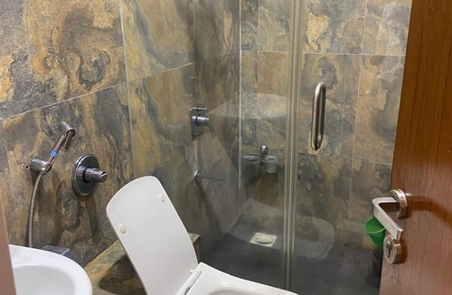 Navsari Hotel | Green Paradise