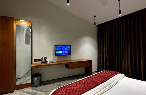 Navsari Hotel | Green Paradise