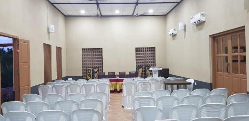 Thalassery Hotel | Green Planet Resort