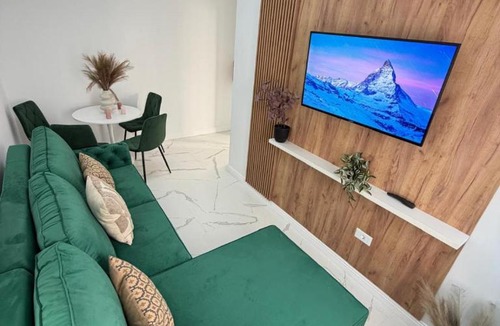 Iasi Apartment | Green Story Aparthotel near Palas Center and Old Town - Parking Option