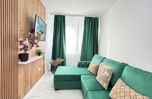 Iasi Apartment | Green Story Aparthotel near Palas Center and Old Town - Parking Option