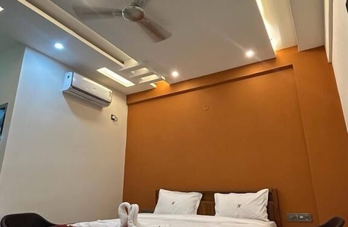 Gubbi Hotel | Green View Suites