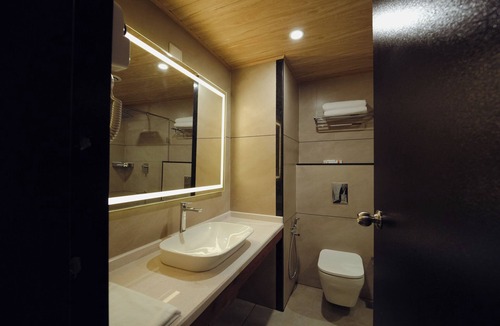 Saligrama Hotel | GREEN VIEW SUITES