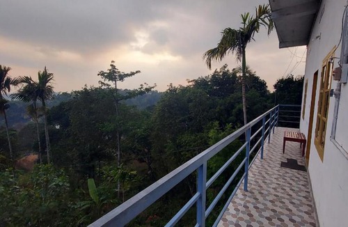 Chithirapuram Bed & Breakfast | greenpepperhomestay munnar