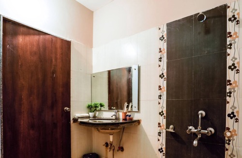 Sarangpur Hotel | Greenscape By Beyond Stay Madhai