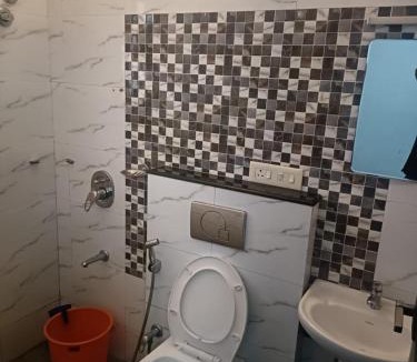 Kochi Apartment | GREENvilla GARDEN 1BEDROOM IN A 3BHK APARTMENT B1-2