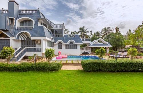 Vasai East Villa | Grey Mosaics by StayVista - Mountain-view villa in Vasai with Pool, Spacious lawn & Terrace