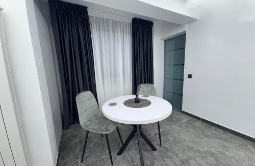 Braila Apartment | Grey Serenity