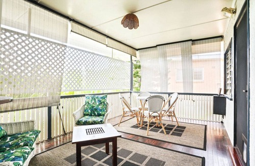 Cairns North Apartment | Grey Whale Anchor Inn U6- Discover Cairns: Comfort on a Budget!