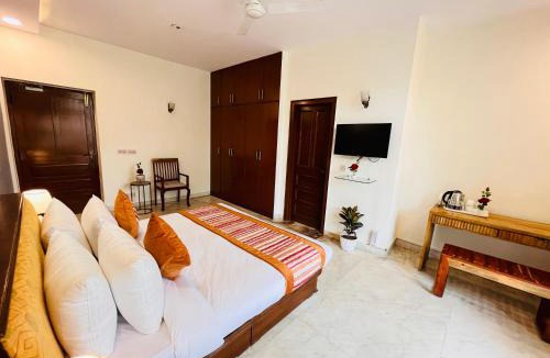 Hauz Khas Hotel | Grove Residency Hauz khas New Delhi Couple Friendly