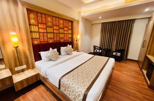 South Extension Hotel | Grove Residency Huaz Khas New Delhi - Couple Friendly