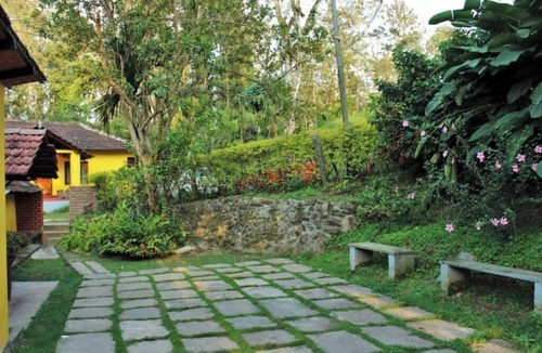 Chikkamagaluru Apartment | Guddadamane Homestay Cosy Room