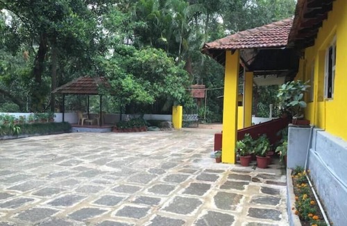 Chikkamagaluru Apartment | Guddadamane Homestay Estate View Room