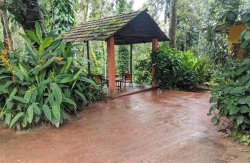 Chikkamagaluru Apartment | Guddadamane Homestay Estate View with Private Hut