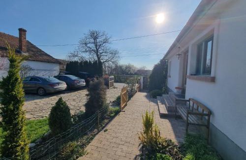 Mesentea House | Guest House Victoria