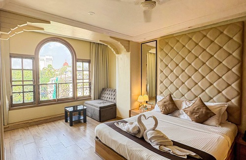Wellington Pier Hotel | Gulf Hotel Colaba