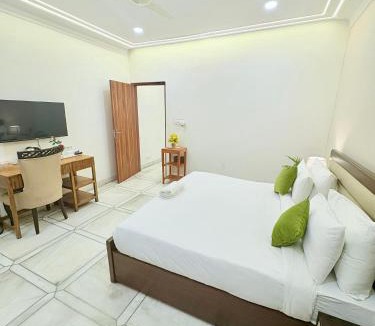 South Extension Hotel | Gulmohar Residency, Hauz Khas New Delhi, Couple Friendly