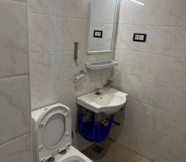 Thousand Lights Hotel | Gulnaar Inn Near US Counsulate Sankar nethralaya Apollo Hospital