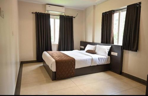 Kuppaayil Apartment | Guruvayoor Suits Pankaj Suits