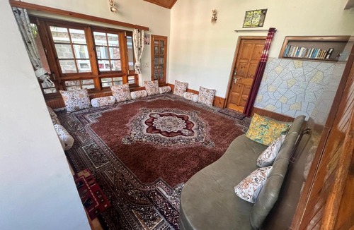 Pahalgam House | Hakeem Homestay