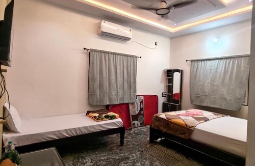 Kamalapur House | Hampi Lake House