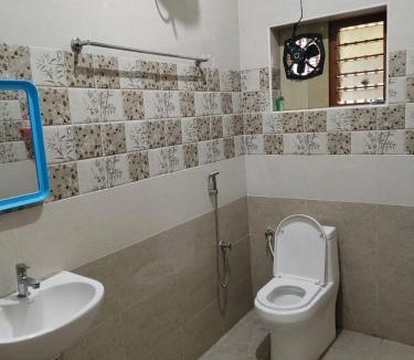 Courtallam Hotel | HAnsHari Homestay