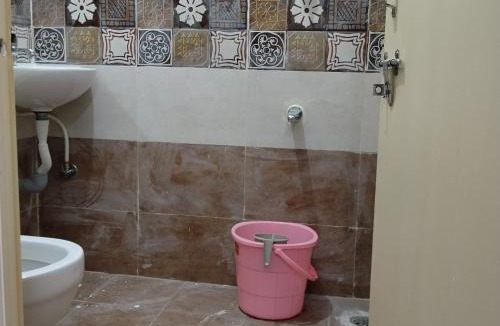 Agara Bed & Breakfast | Happy Days Private Rooms With Attached Balcony