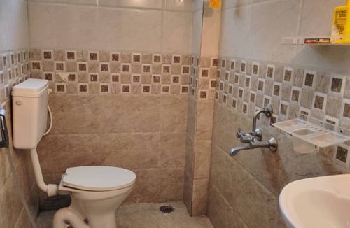 Shaikpet Apartment | Happy Homes- Decent Airy & Comfortable AC 2BHK