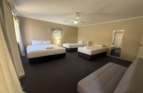 Gladstone Hotel | Harbour Sails Motor Inn