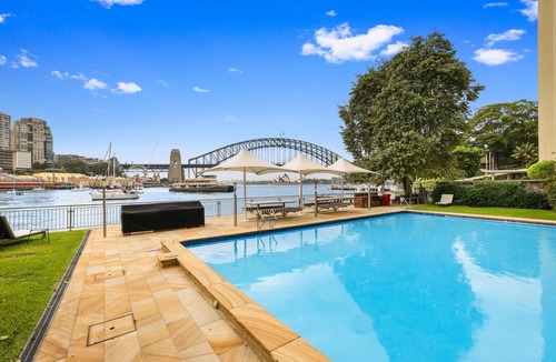 McMahons Point Apartment | Harbourside 43 - sensational views for the family and friends